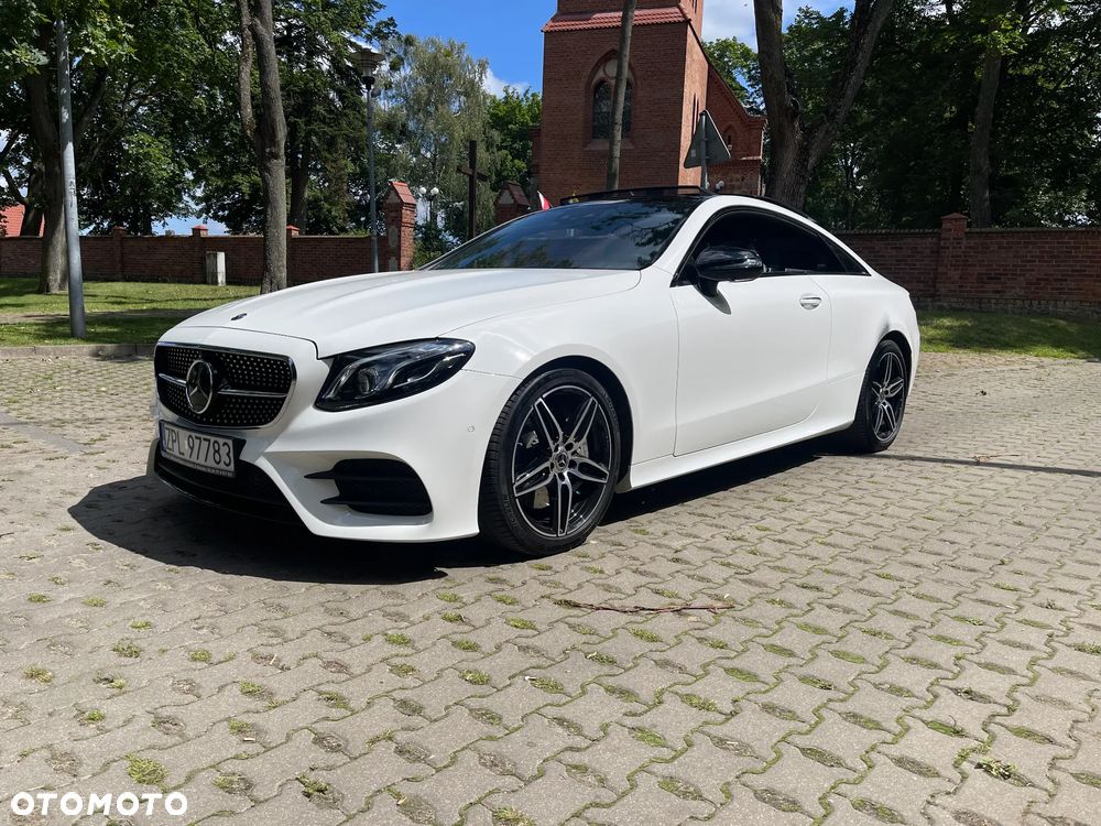 Mercedes-Benz Klasa E 300 Coupe 9G-TRONIC - 2
