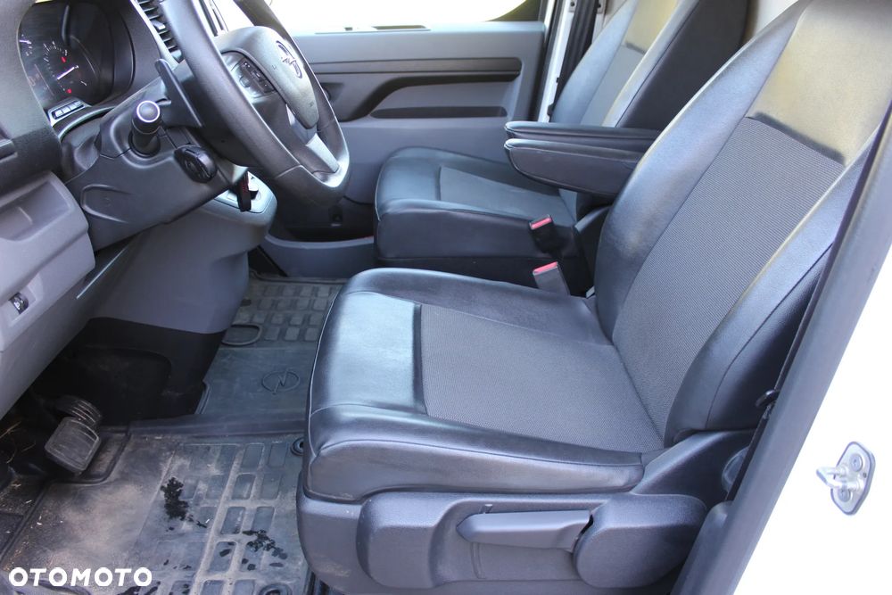 Opel Vivaro - 17