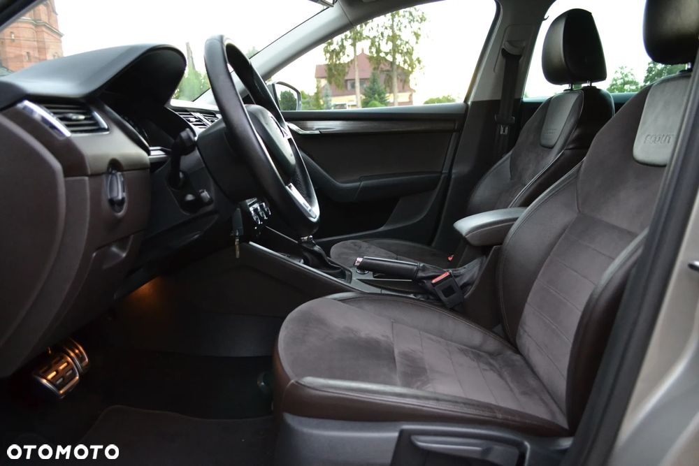 Skoda Octavia Combi 2.0 TDI 4x4 DSG Scout - 19