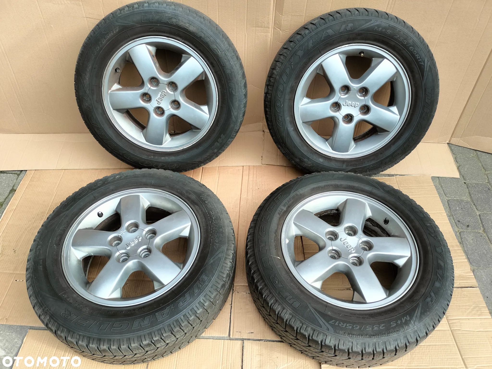JEEP GRAND CHEROKEE II WJ KOŁA FELGI ALUMINIOWE 17 5X127 OPONY GOOGEAR WRANGLER 235/67 R17 104V - 1