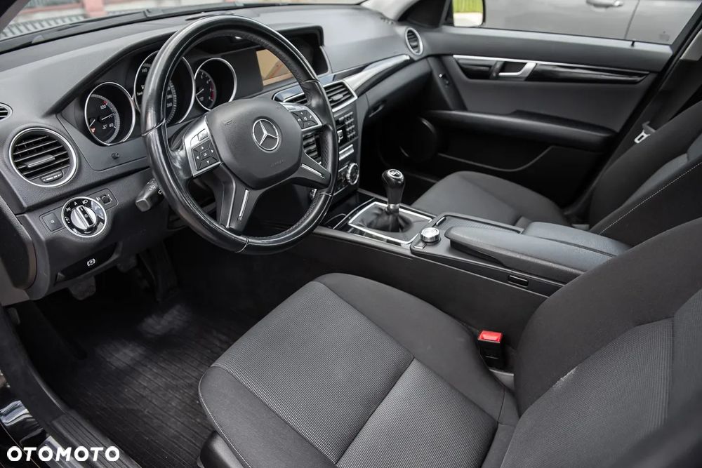 Mercedes-Benz Klasa C 180 BlueEFFICIENCY Avantgarde - 15
