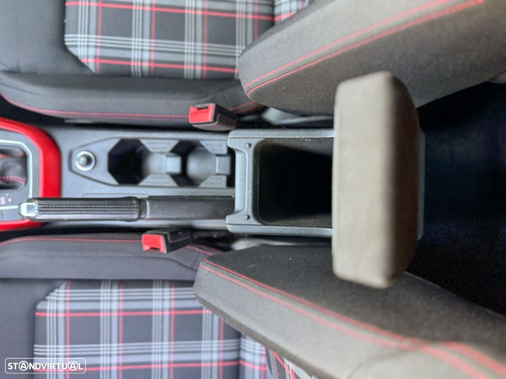 VW Polo 2.0 TSI GTI DSG - 35