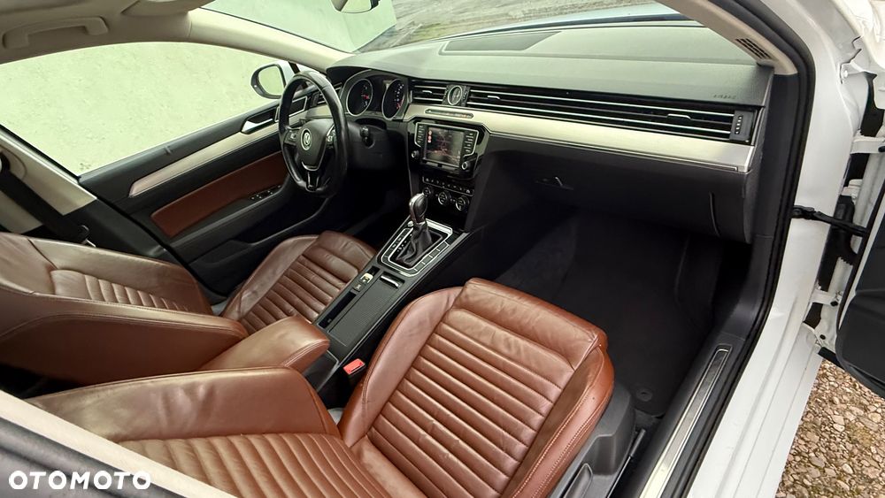 Volkswagen Passat 2.0 TDI SCR DSG Highline - 28