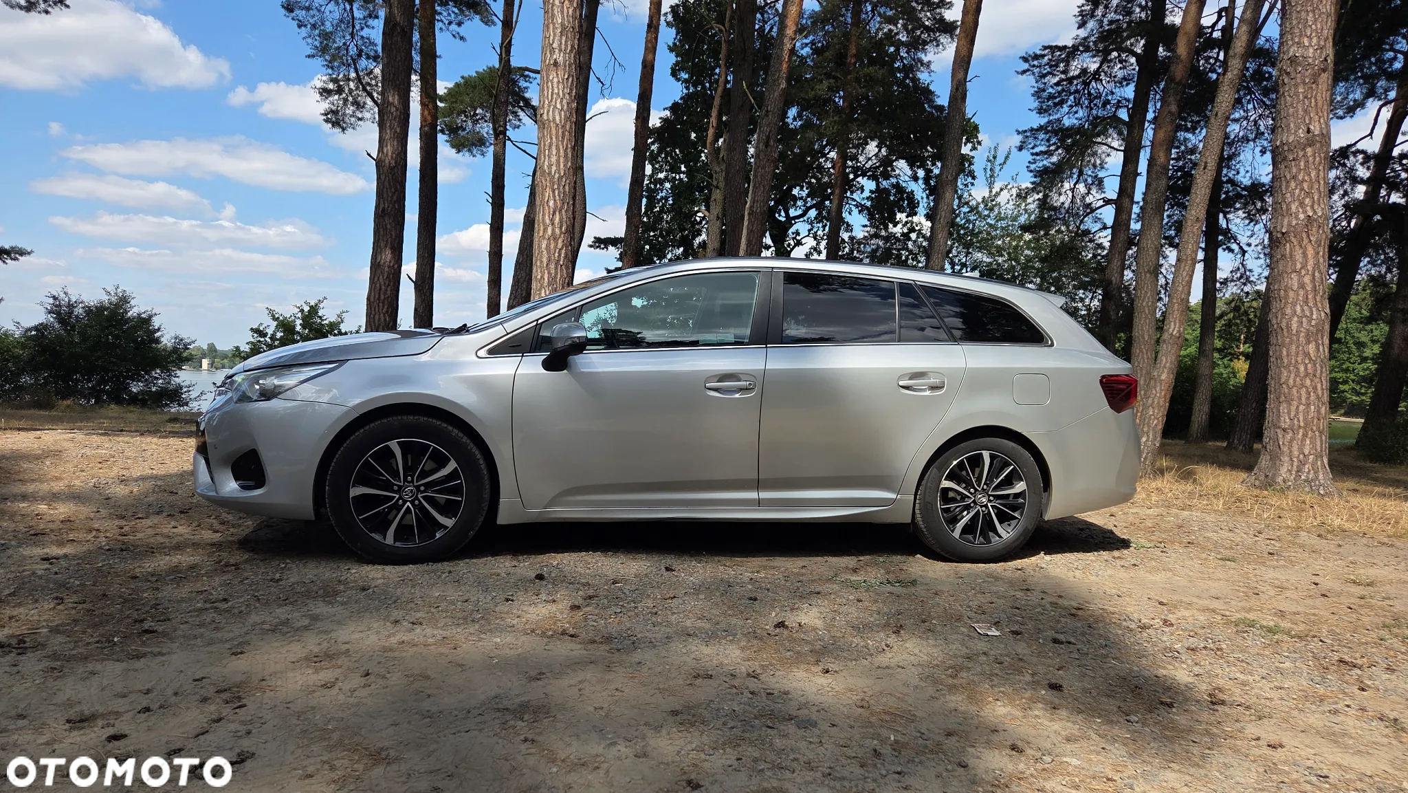 Toyota Avensis 2.0 D-4D Premium - 5