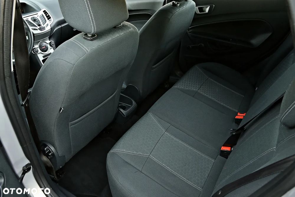 Ford Fiesta 1.6 TDCi Champions Edition - 31