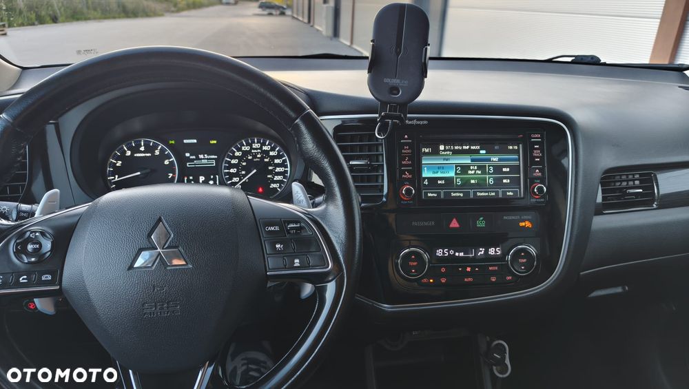 Mitsubishi Outlander - 17