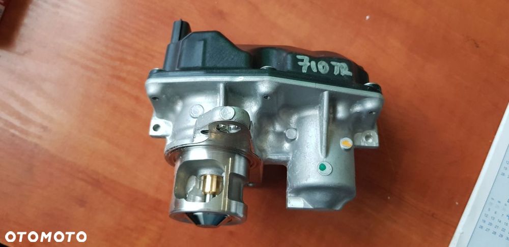 Zawór EGR Trafic 2,0 DCi M9R710 nr 147105982R Nowy
