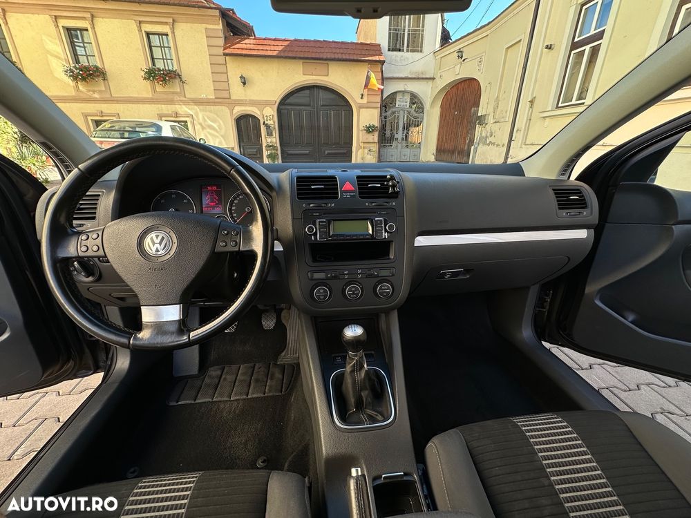 Volkswagen Golf - 10