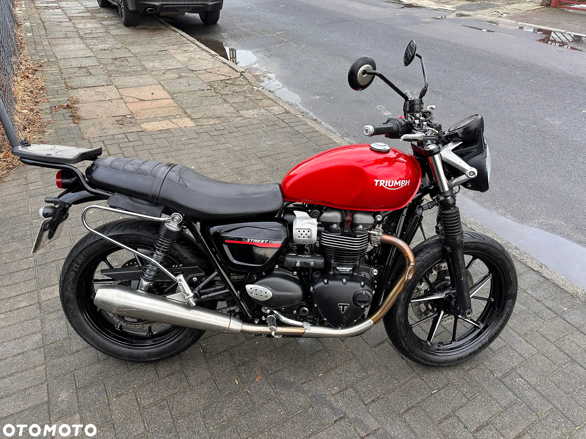 Triumph Bonneville - 4