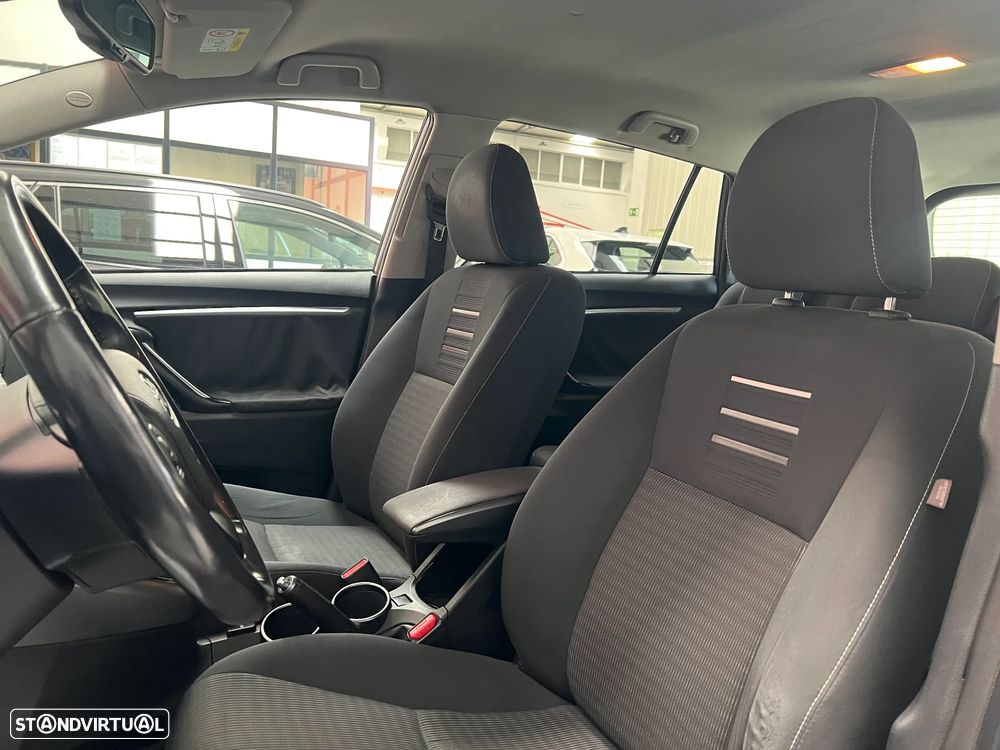 Toyota Verso 1.6 D-4D Comfort - 8