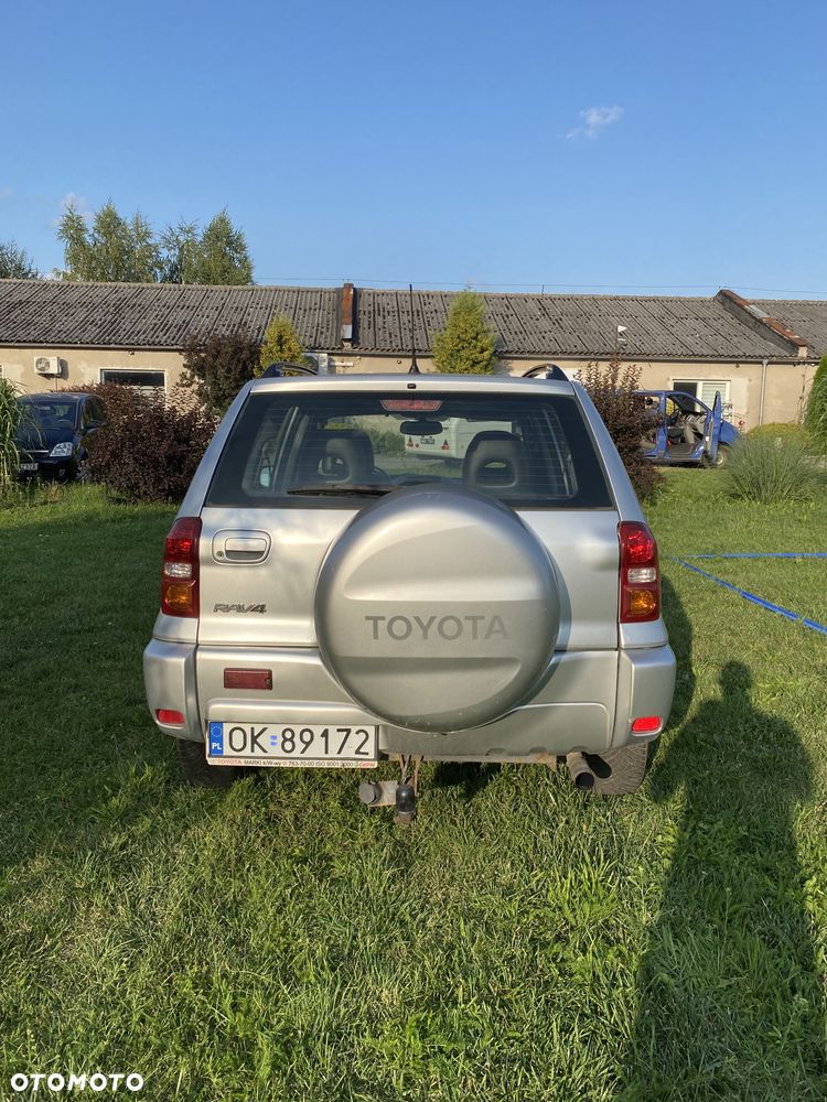 Toyota RAV4 2.0 D-4D 4x4 - 5