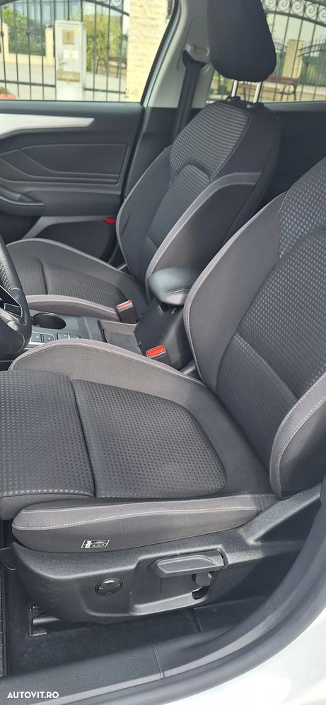 Ford Focus 1.5 EcoBlue Start-Stopp-System Aut. ACTIVE DESIGN - 12