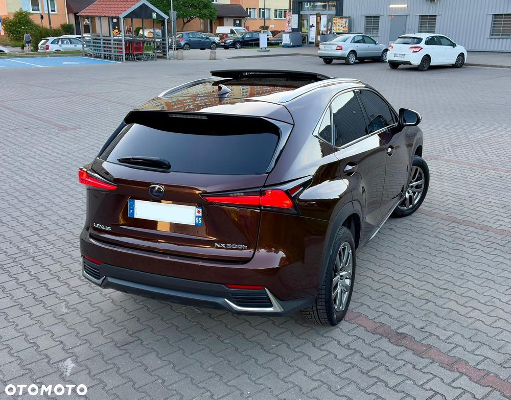 Lexus NX 300h Elite AWD - 3