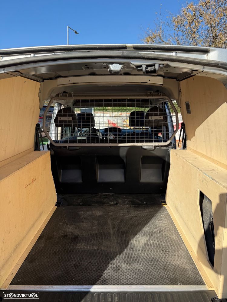 Renault Kangoo 1.5 dCl Blue 115 Maxi 4 Lugares - 18