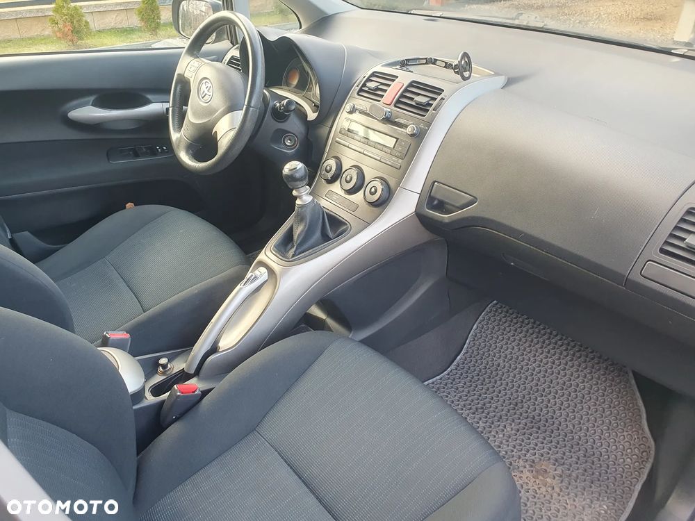 Toyota Auris - 1
