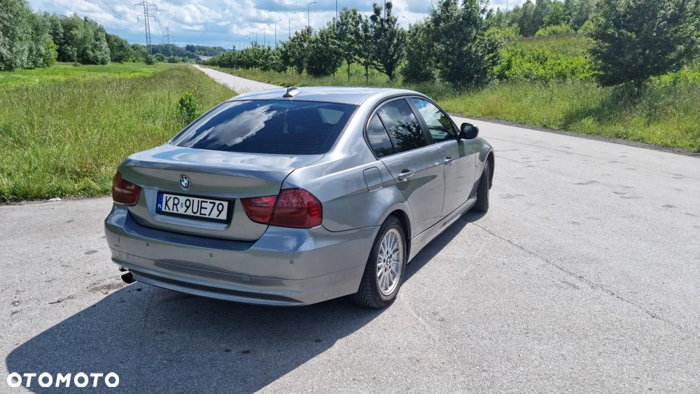 BMW Seria 3 318d - 6