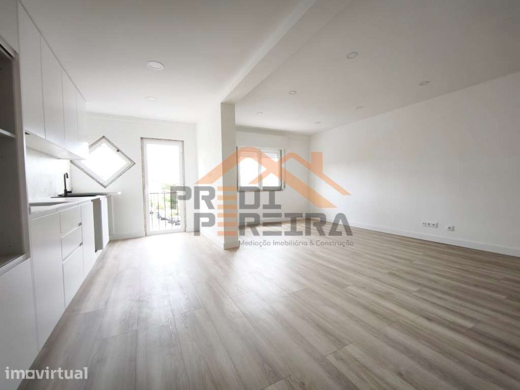 T3 remodelado, com varanda fechada, situado no porto da Paiã. - Grande imagem: 2/22
