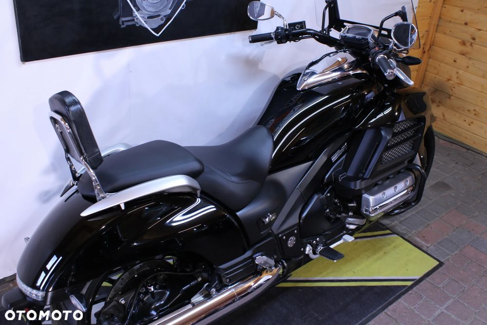 Honda GL - 18