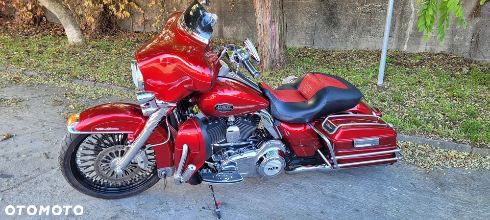 Harley-Davidson FLHTCU Ultra - 1