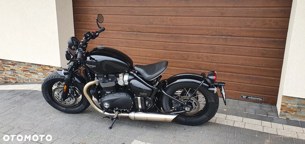 Triumph Bonneville Bobber - 4