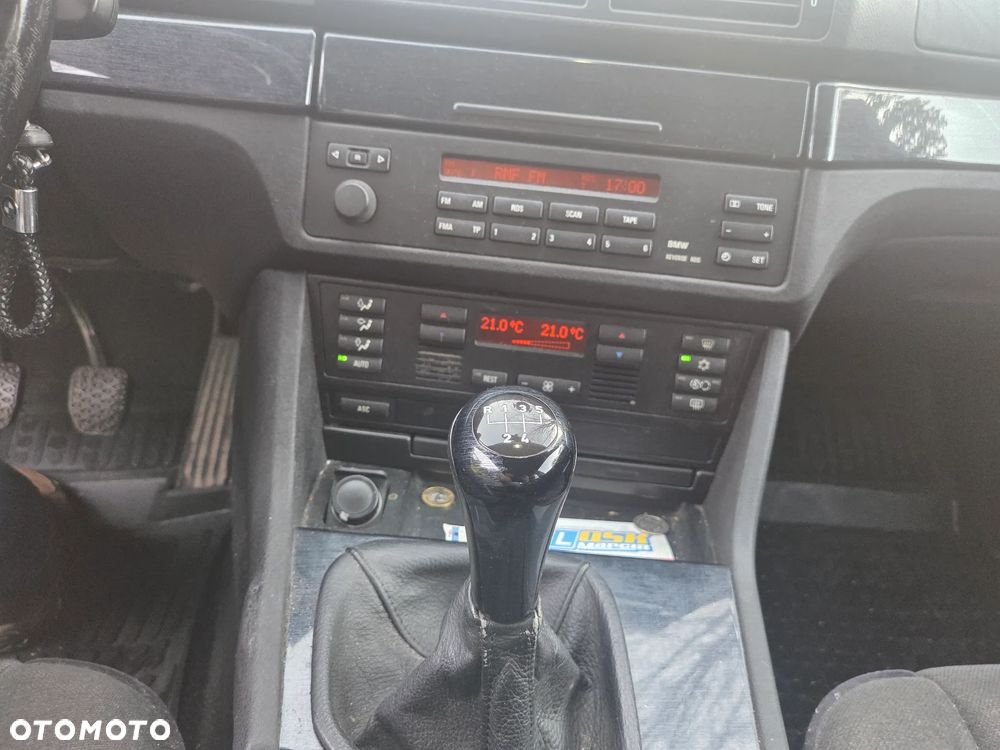 BMW Seria 5 520i - 11