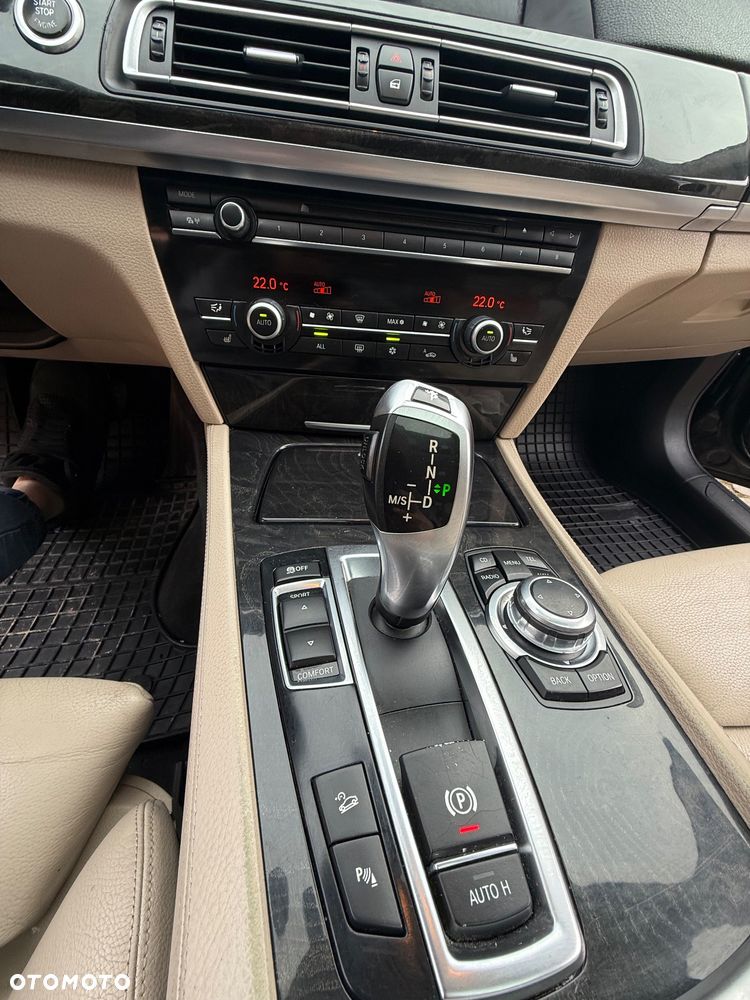 BMW Seria 7 740d xDrive - 16