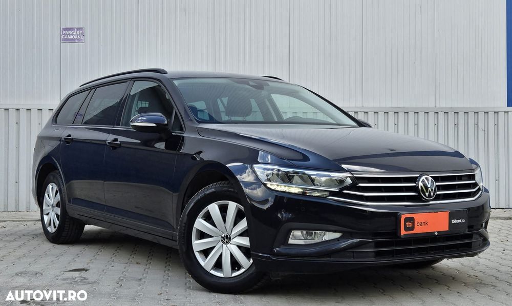 Volkswagen Passat - 1