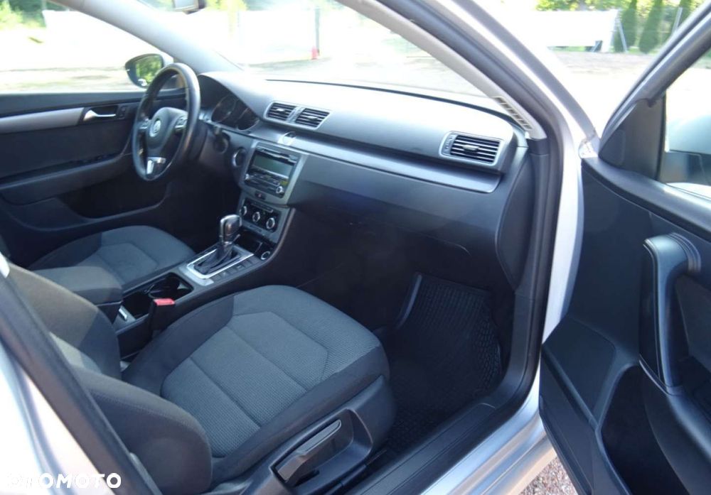 Volkswagen Passat - 14