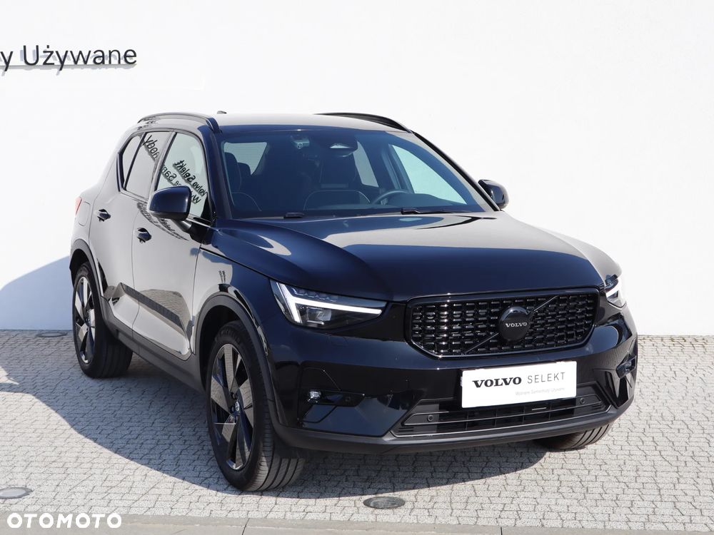Volvo XC 40 B4 Plus Black Edition - 10