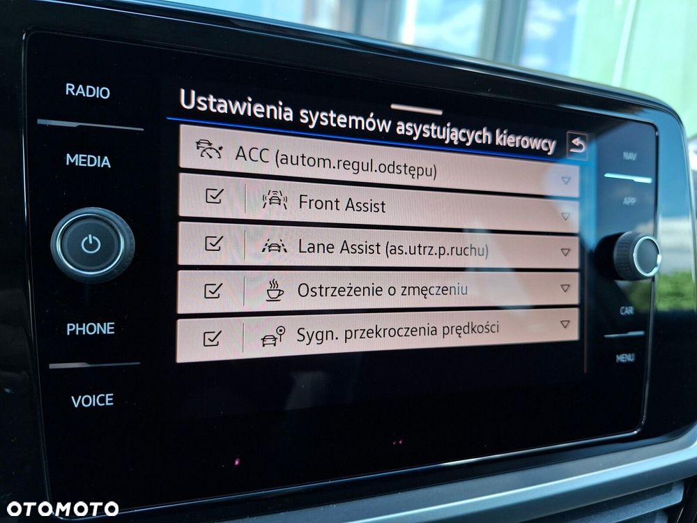 Volkswagen T-Roc - 22