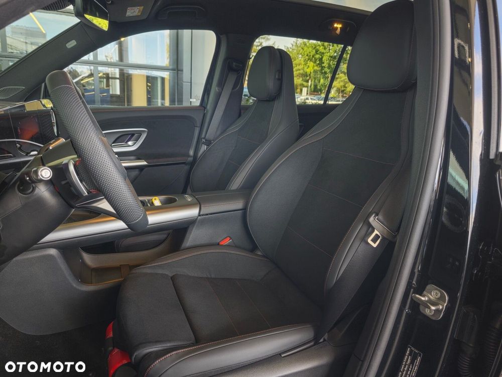 Mercedes-Benz GLB - 9
