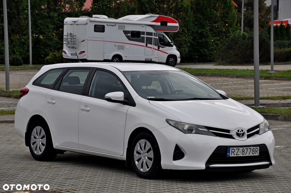 Toyota Auris 1.4 D-4D Premium Comfort - 2