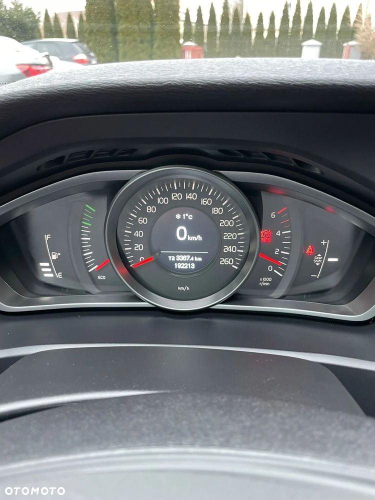 Volvo V40 D2 Momentum - 14