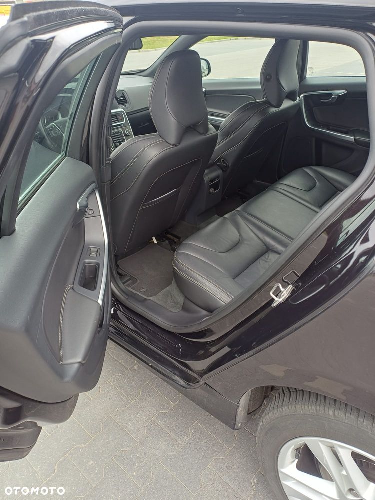 Volvo V60 D6 Plug-In-Hybrid AWD Geartronic Summum - 12
