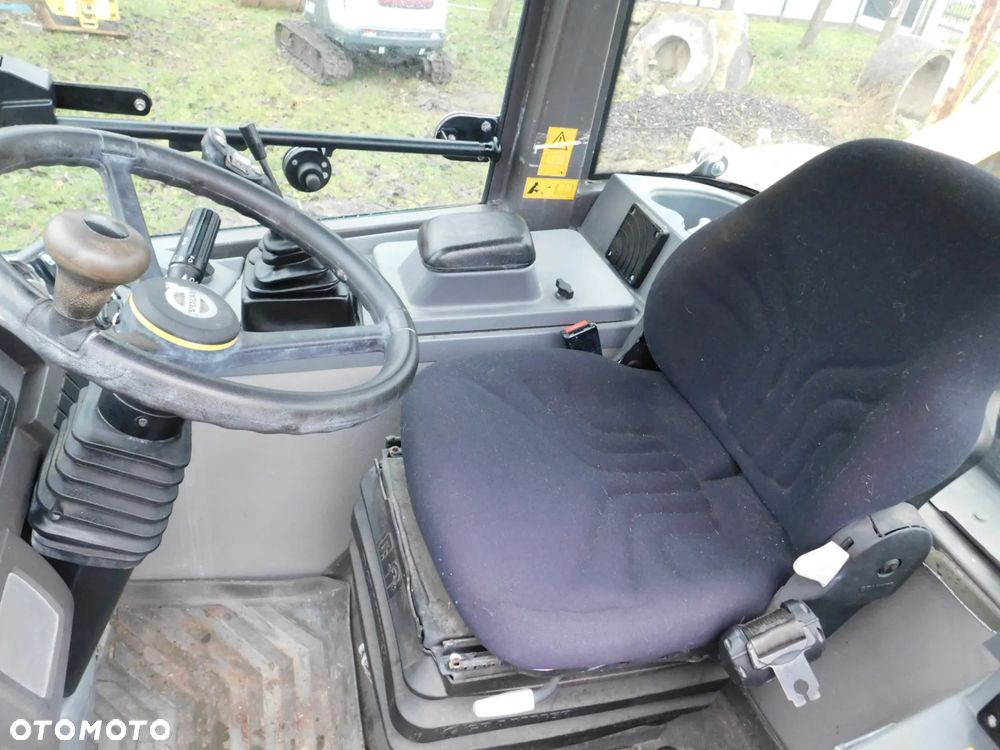 Volvo L25F łyżka dzielona krokodyl 3170MTG ( podobne L28 L30 - 7