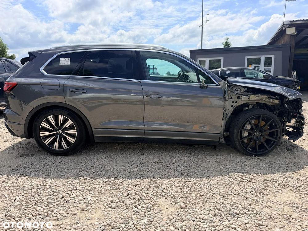 Volkswagen Touareg V6 e-Hybrid OPF 4Motion Elegance FINAL EDITION - 2