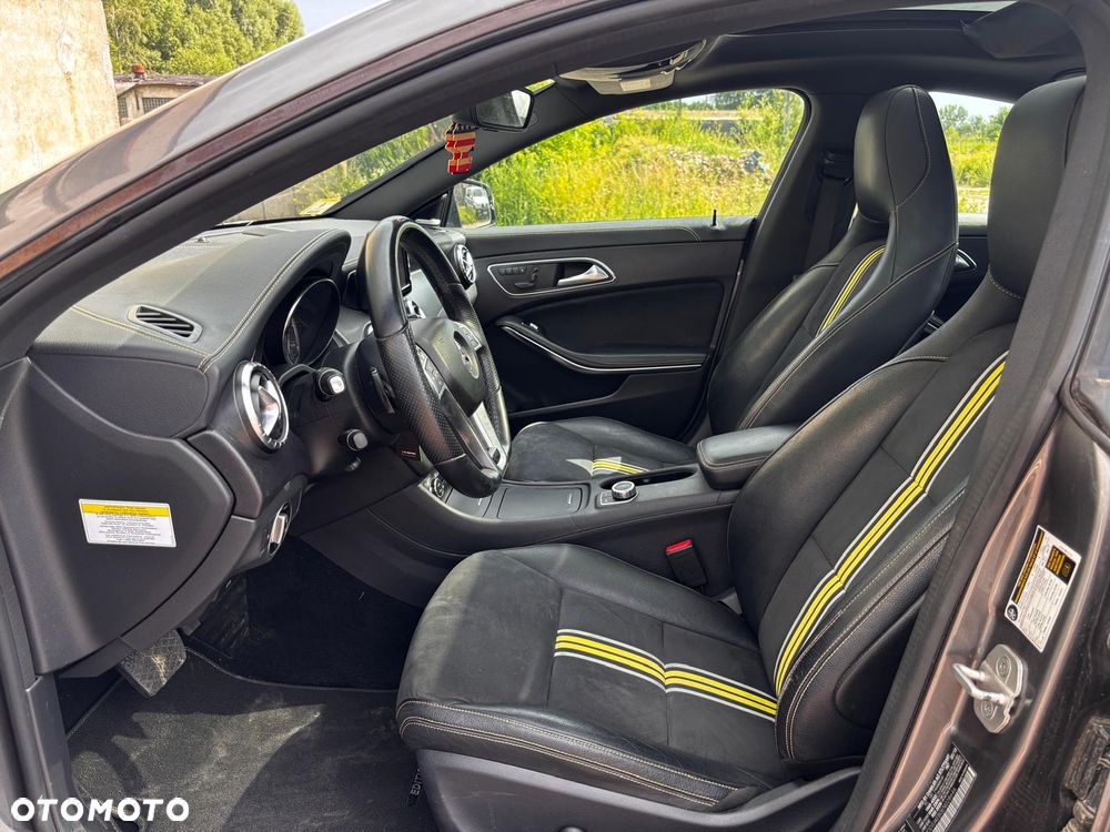 Mercedes-Benz CLA 250 7G-DCT AMG Line - 17