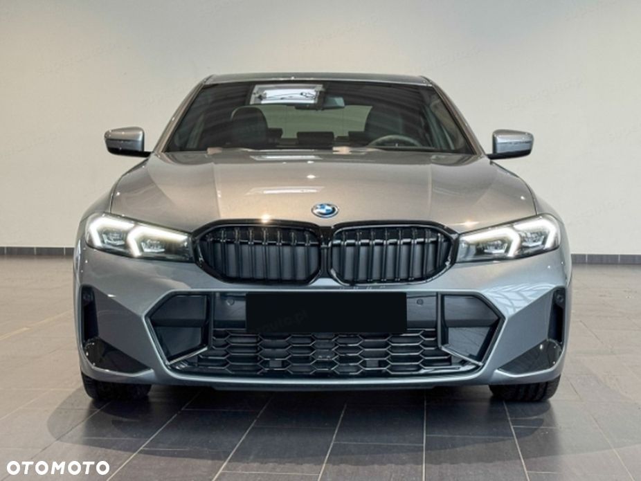 BMW Seria 3 320i xDrive M Sport - 4