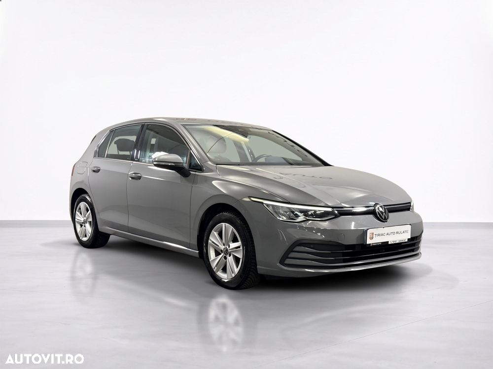 Volkswagen Golf - 8