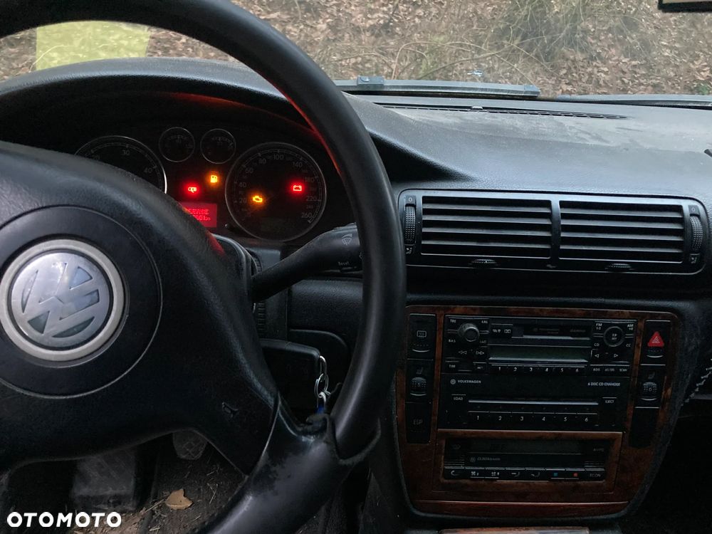 Volkswagen Passat - 5