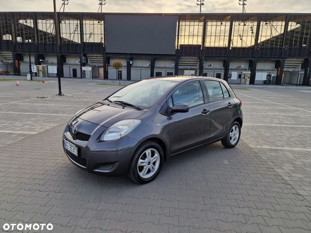 Toyota Yaris 1.0 Premium - 1