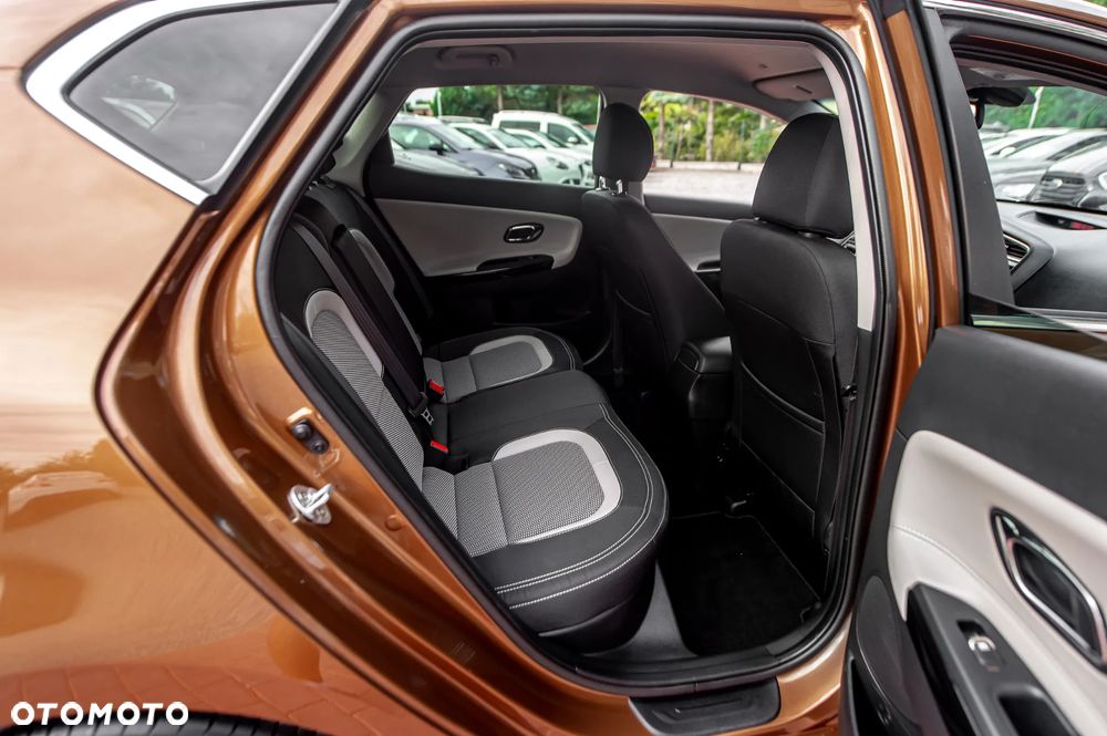 Kia Ceed 1.6 GDI DCT Vision - 30