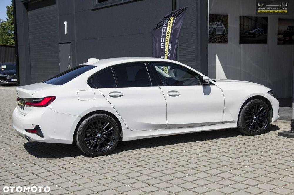 BMW Seria 3 318i Sport Line - 15