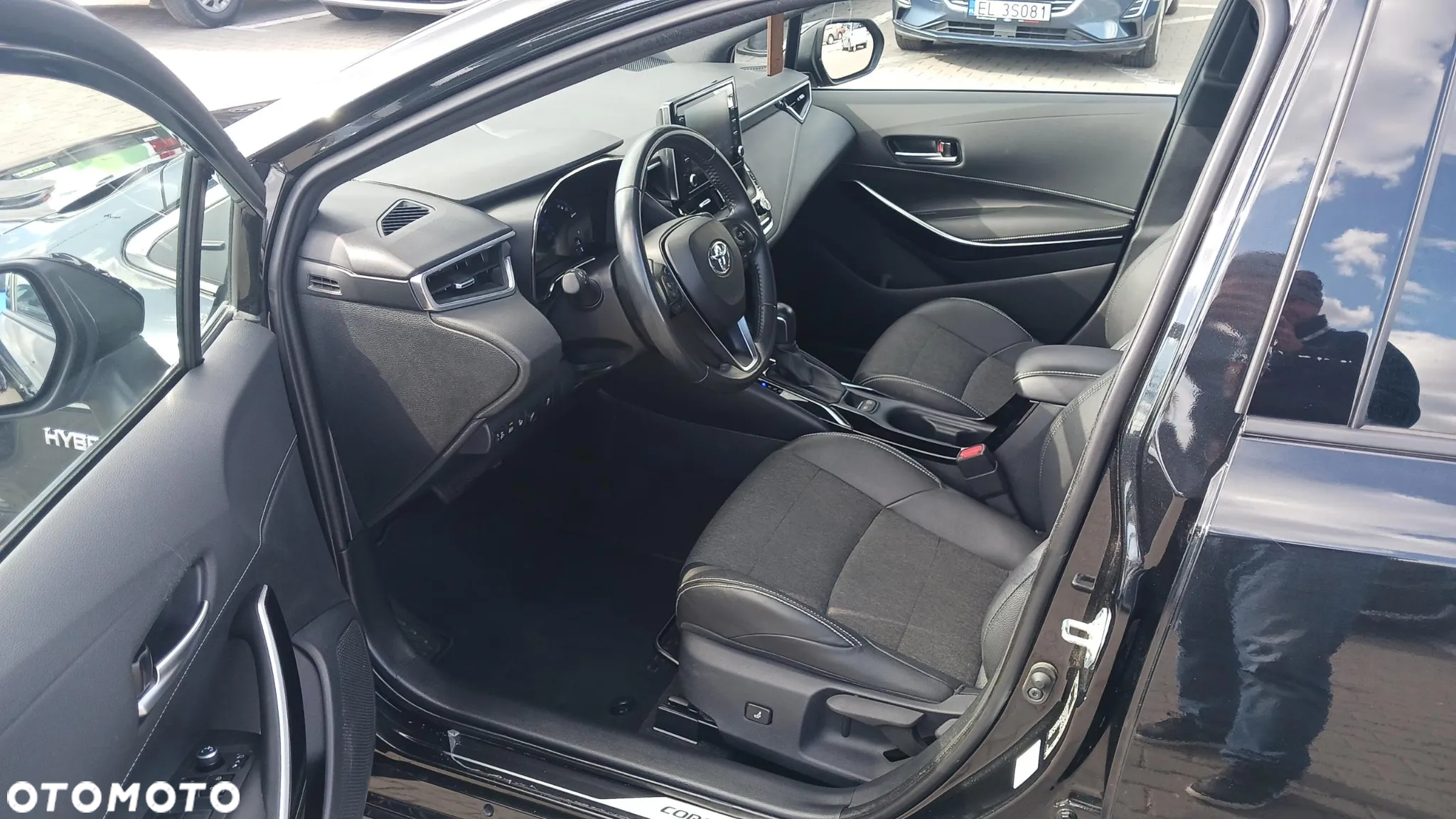Toyota Corolla 1.8 Hybrid Comfort - 10