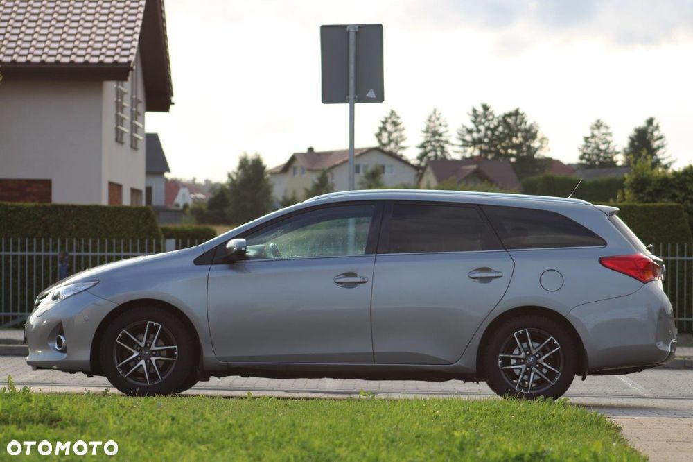 Toyota Auris 1.6 Valvematic Executive - 12