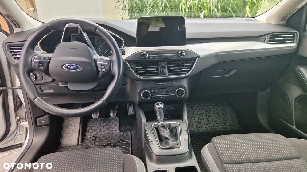 Ford Focus 1.0 EcoBoost Trend Edition - 9