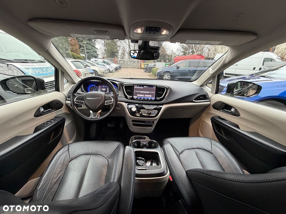 Chrysler Pacifica - 13