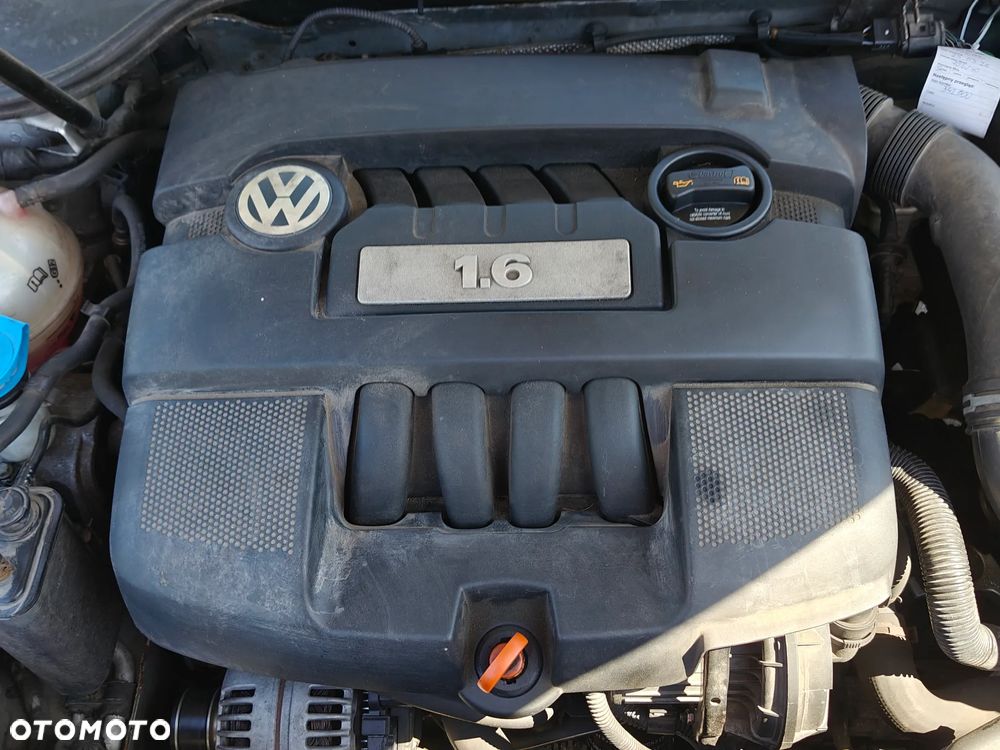 Volkswagen Golf 1.6 Comfortline - 19