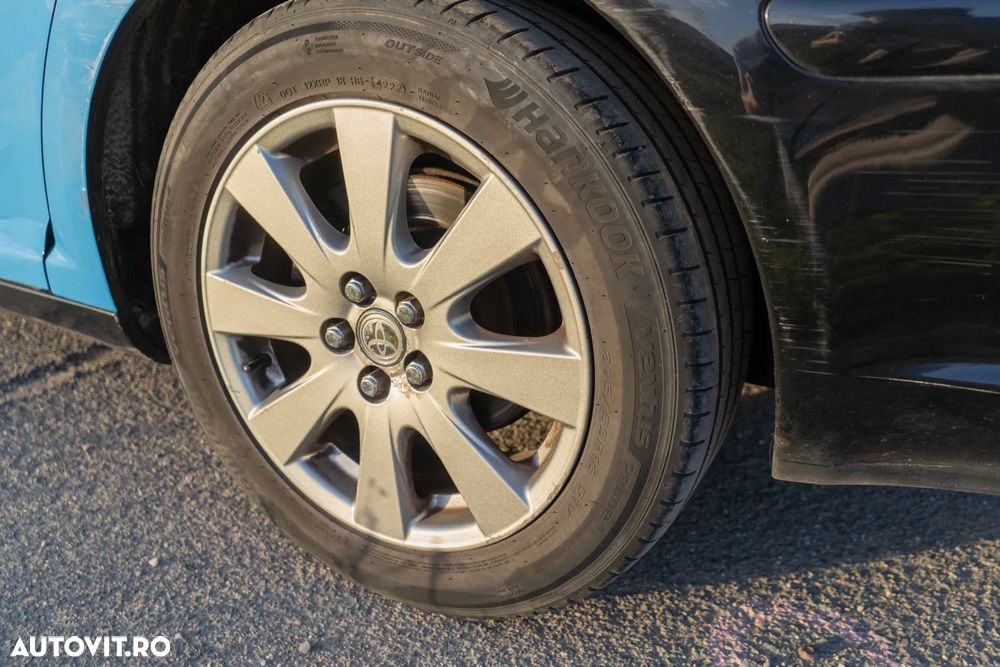 Toyota Avensis 1.6 Comfort - 27