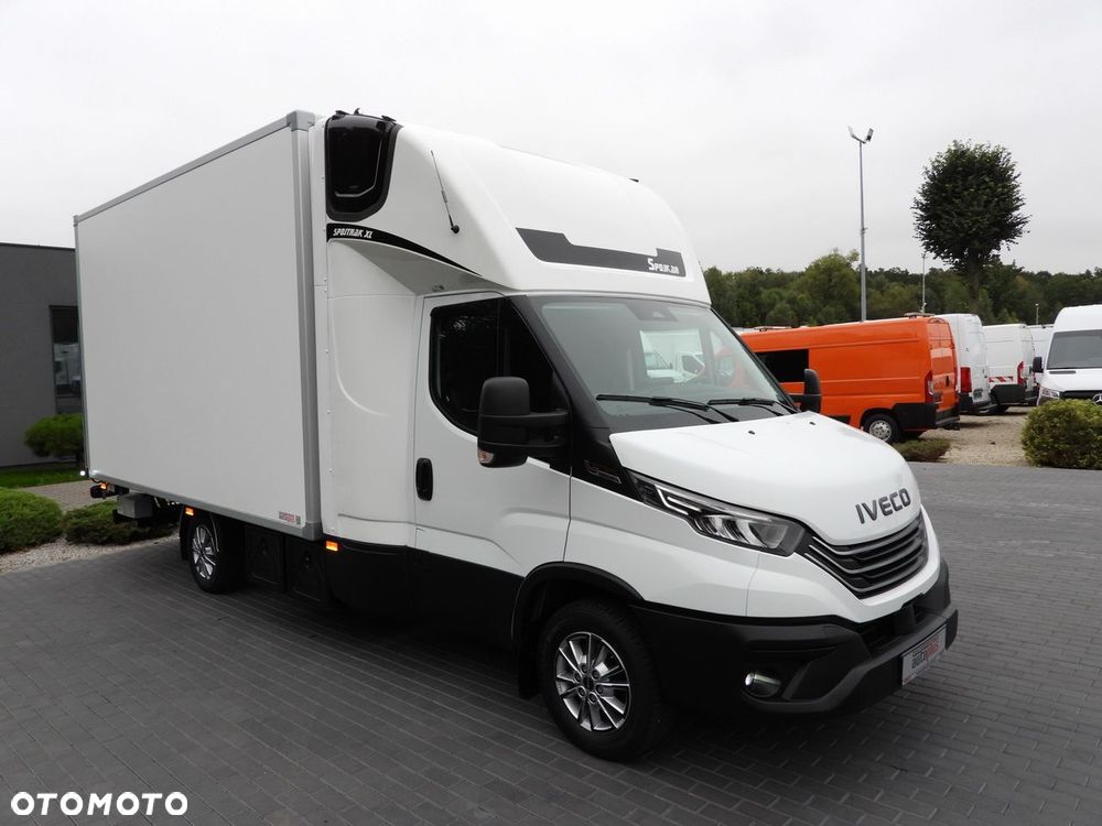 Iveco DAILY 35S18 KONTENER HI-MATIC WINDA 8 PALET TEMPOMAT NAWIGACJA LEDY PNEUMATYKA AUTOMAT HI-MATIC KLIMATYZACJA  180KM - 5
